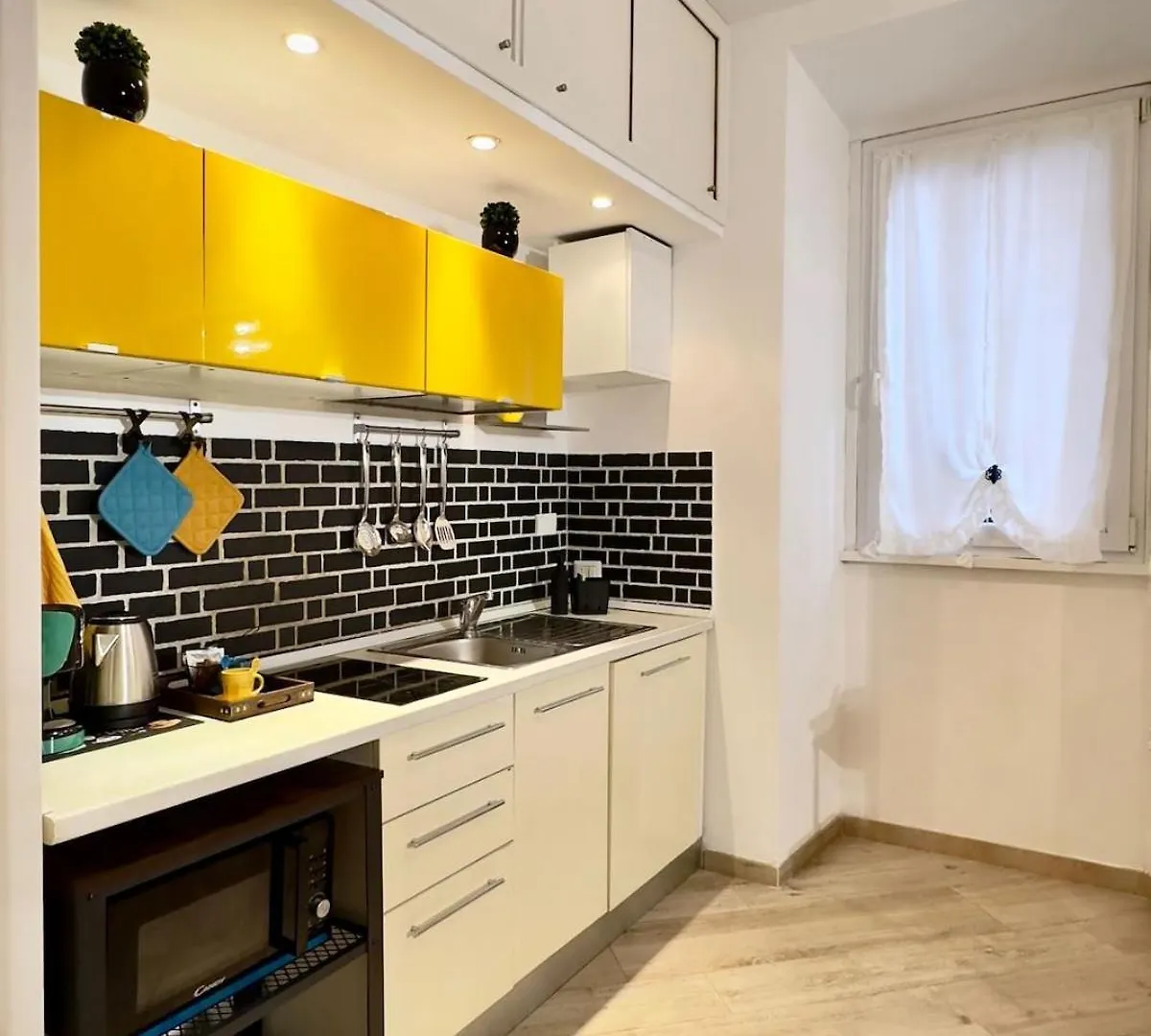 Maloma Home Intero Alloggio Fronte Metro A Roma Apartamento